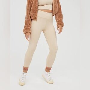 OFFLINE By Aerie Seamless Cable High Waisted Legging Size L NWT